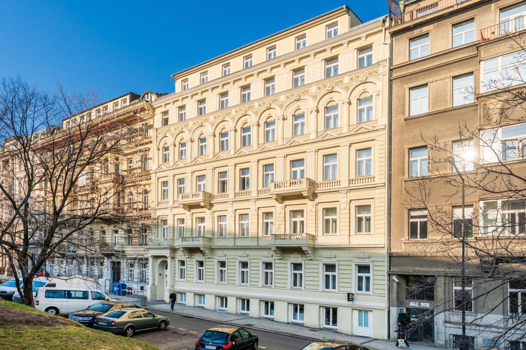 Sunny One Bedroom Flat With National Museum View Apartment Prague
